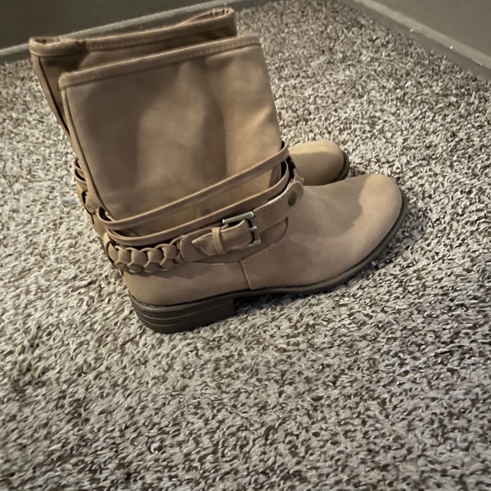 Women’s boots